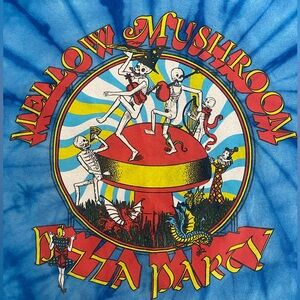 Awesome graphic vintage T